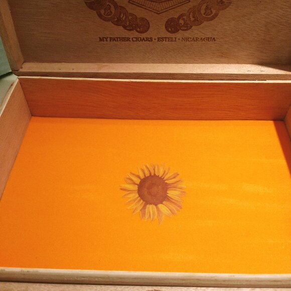 Suenos de Saundra Upcycled Collection, Jaime Garcia, Especial Cigar Box, Purse - Picture 10 of 11